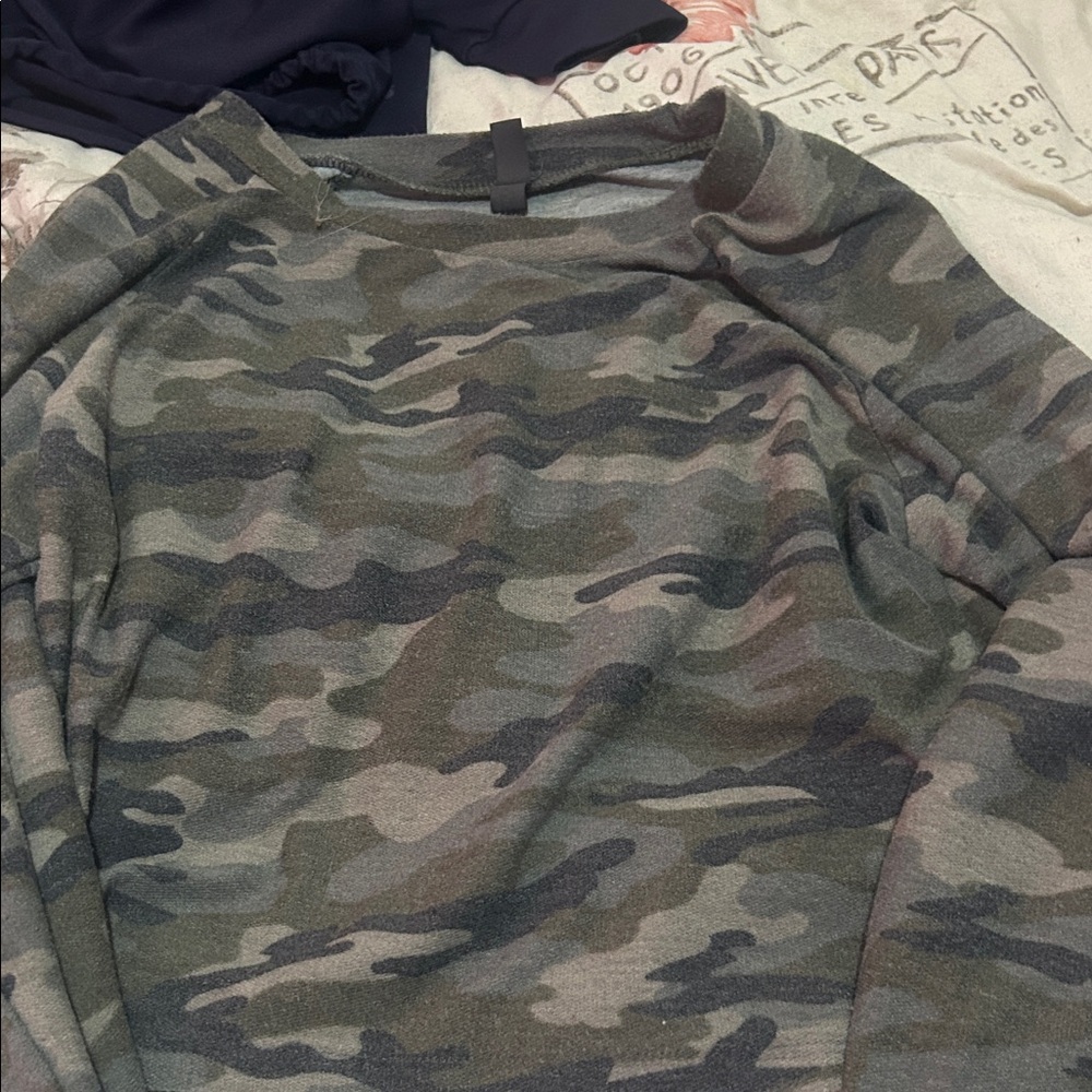 Camouflage women’s crop top